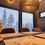 Lapland Luxury Igloos B Villa Levi