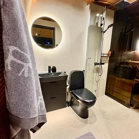 Lapland Luxury Igloos B Villa *