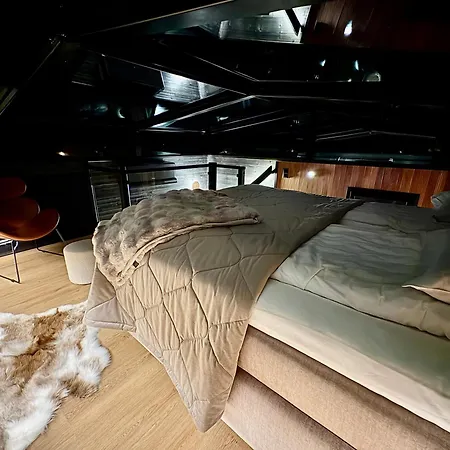 Lapland Luxury Igloos B