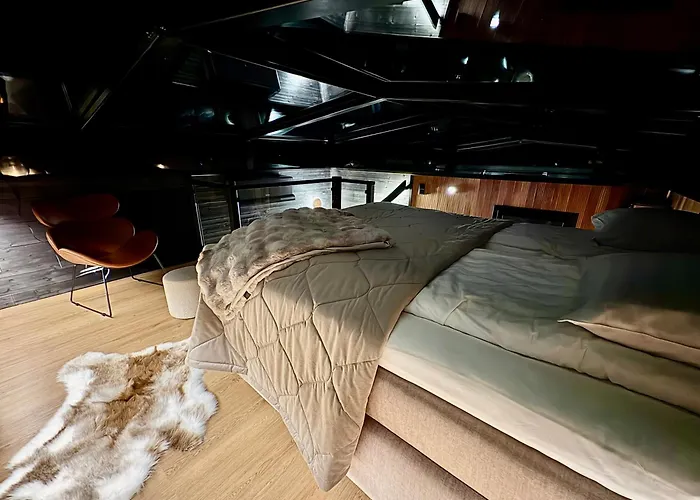 Lapland Luxury Igloos B